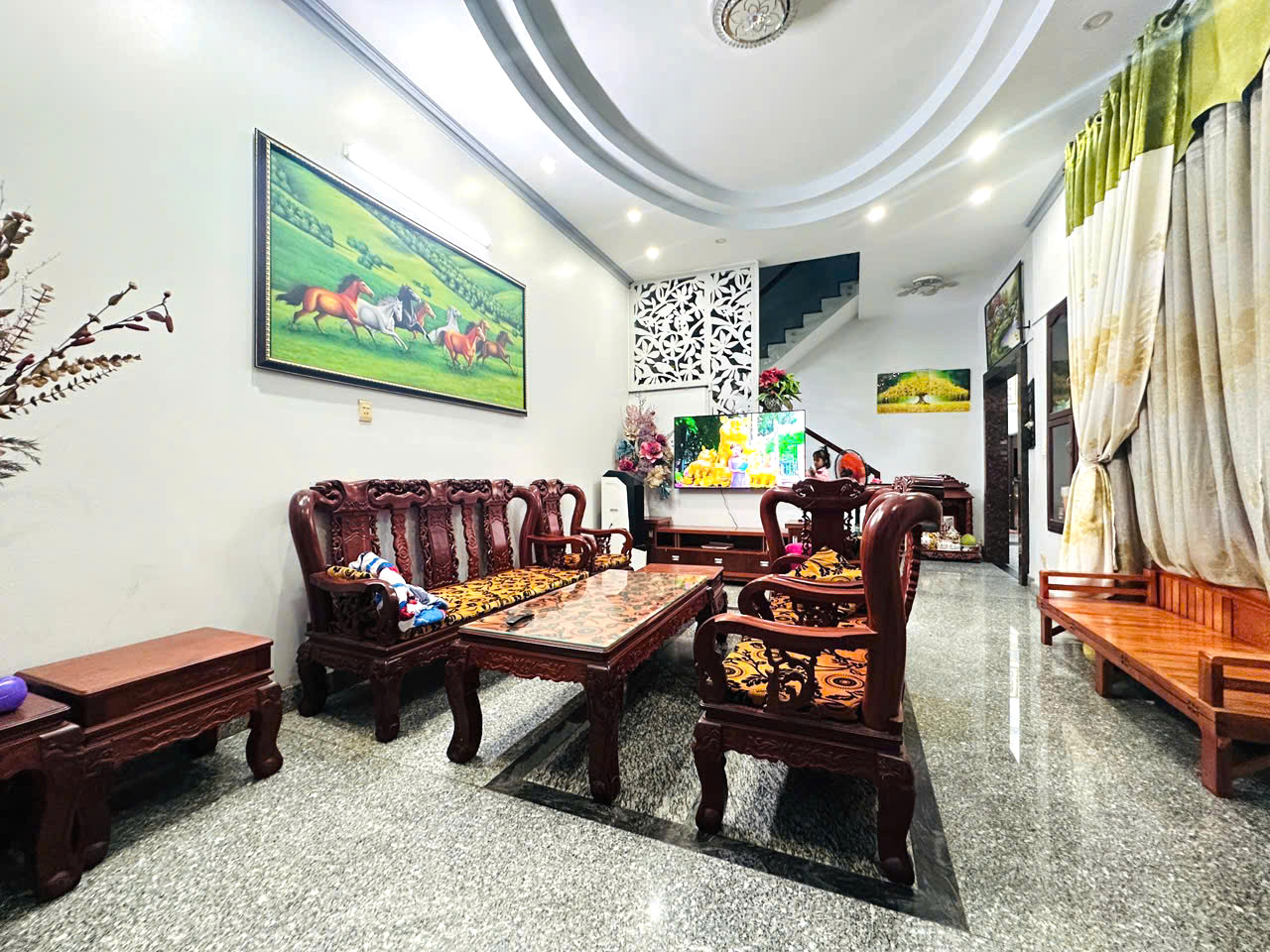 Nhà mặt tiền đẹp Linh Xuân, Thủ Đức – 9x21m, 2 tầng chắc chắn, gara ô tô, gần chợ, trường học, giá - Ảnh chính